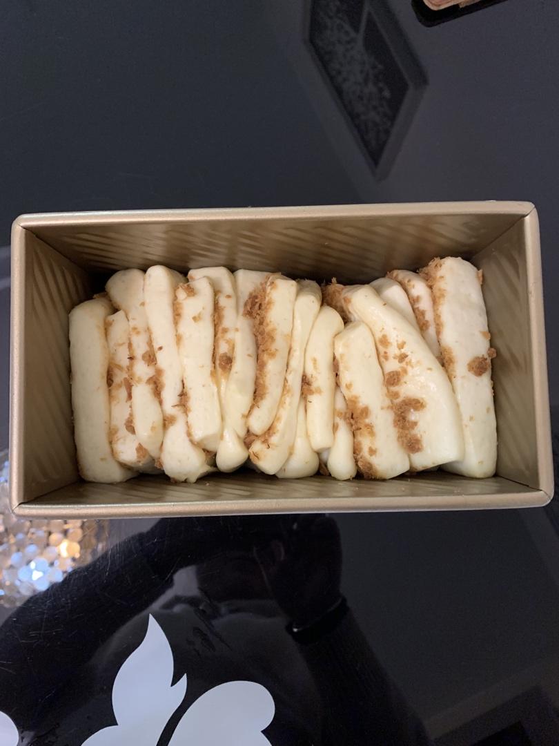 手撕千层肉松面包