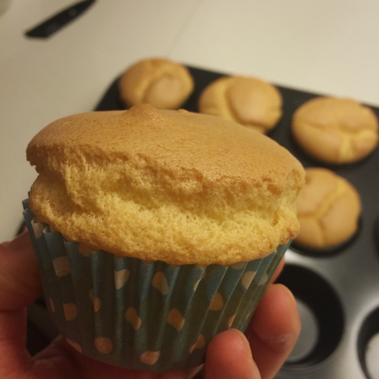 软绵绵戚风纸杯蛋糕