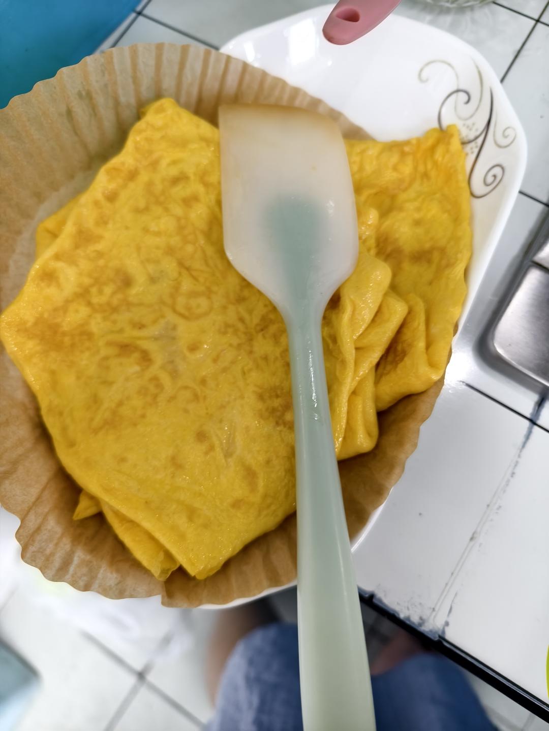 如何消耗50个鸡蛋？居家必备的冷冻蛋皮