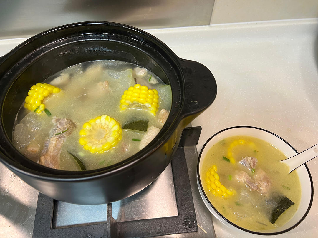 冬瓜玉米排骨汤(不好喝我去你家给你做！！)