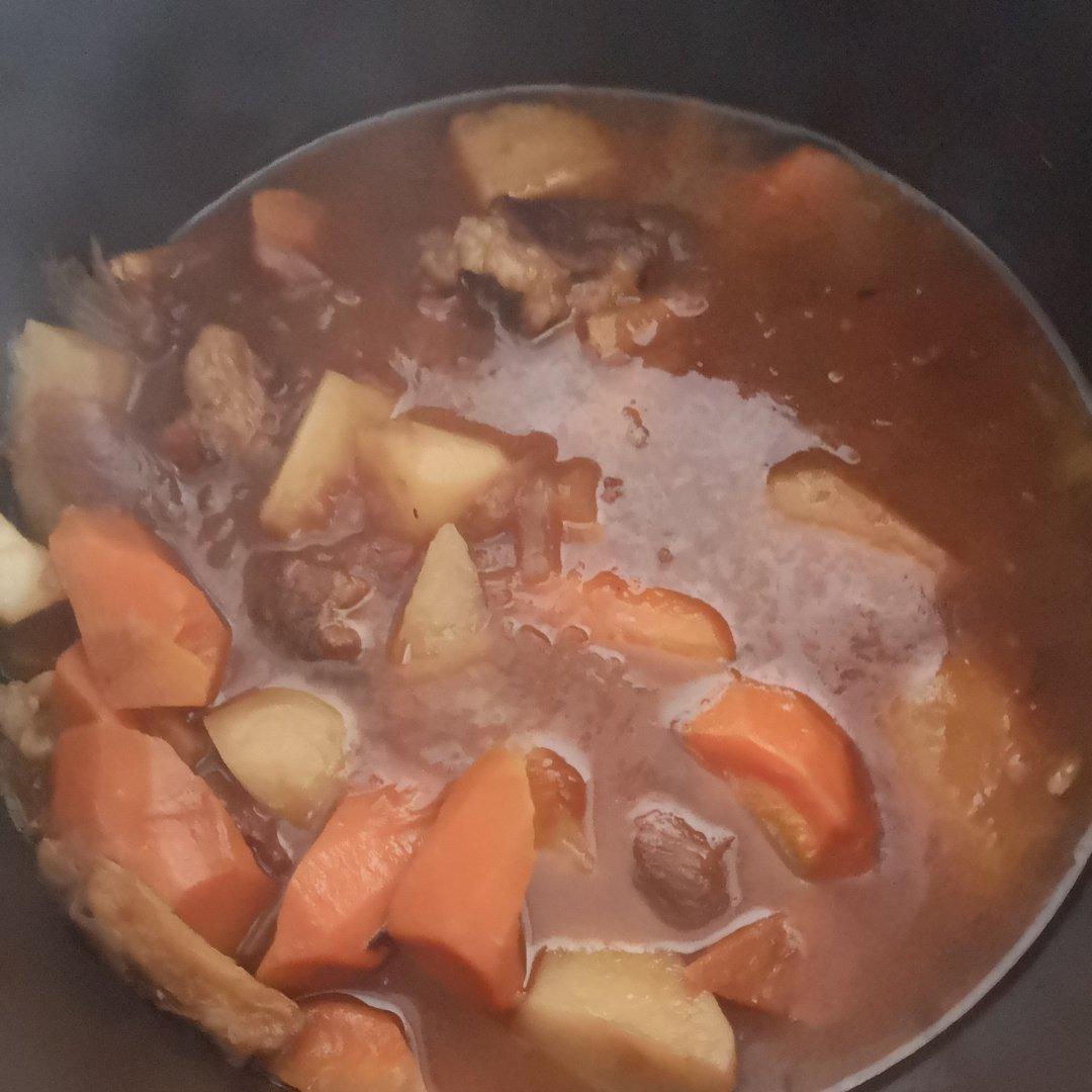 快手西红柿土豆炖牛肉