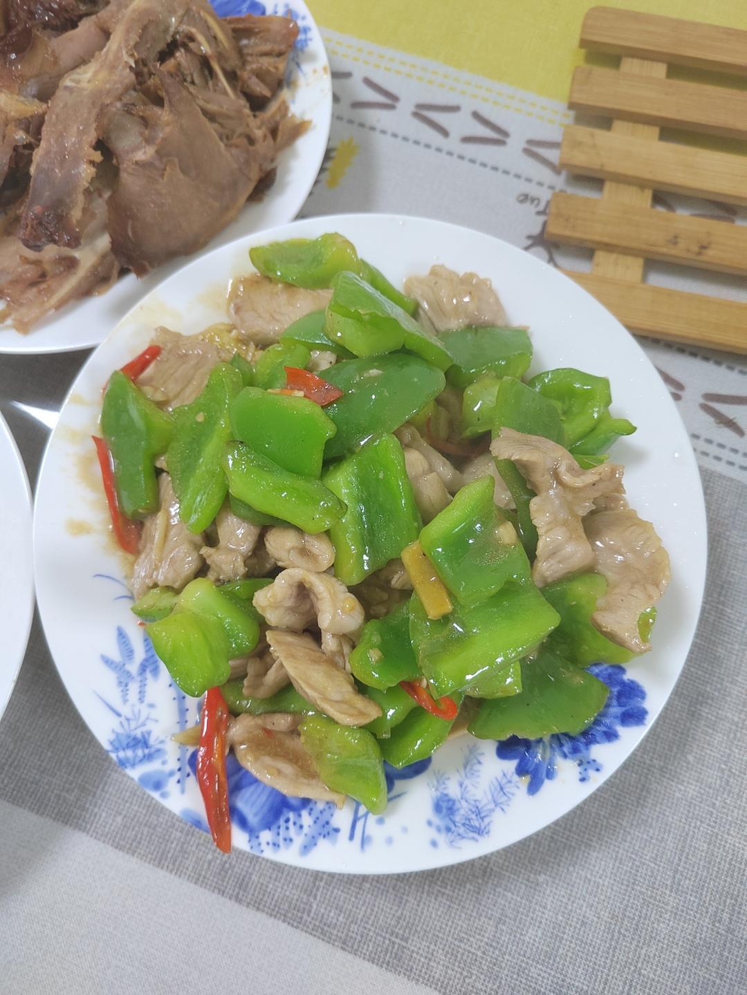 青椒炒肉片