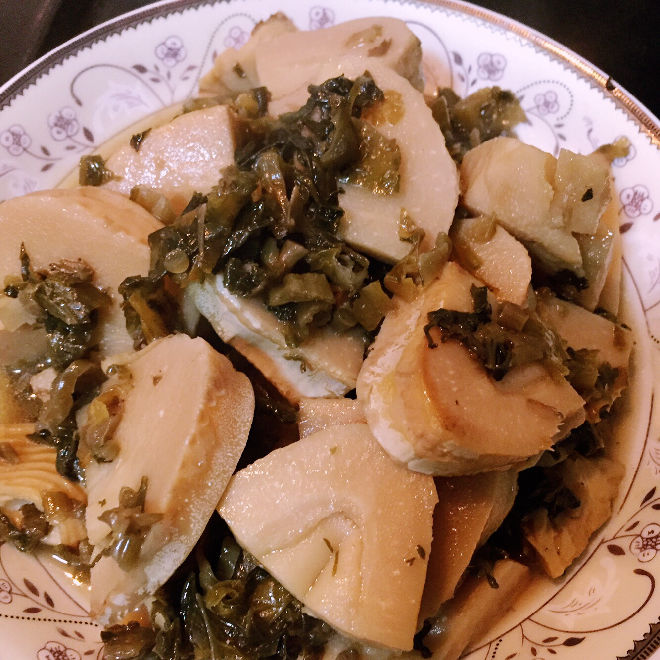 兔爰爰做的咸菜烧毛竹笋