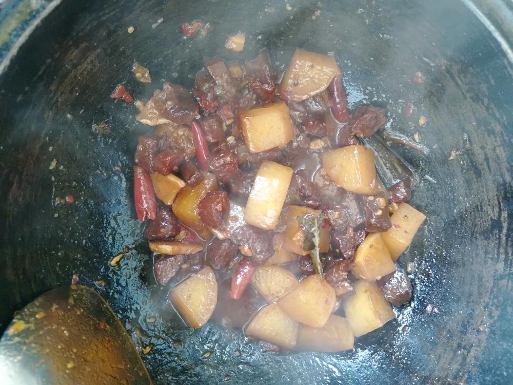 萝卜炖牛肉的做法