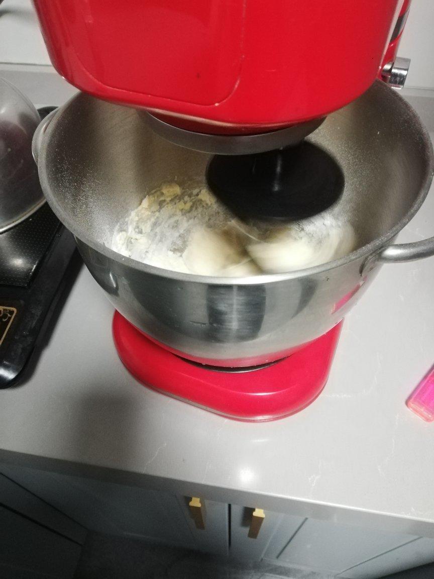 吐司方包，女儿说和来自台湾的爸爸糖一样好看好吃。零失败（是指我个人制作没有失败过）。