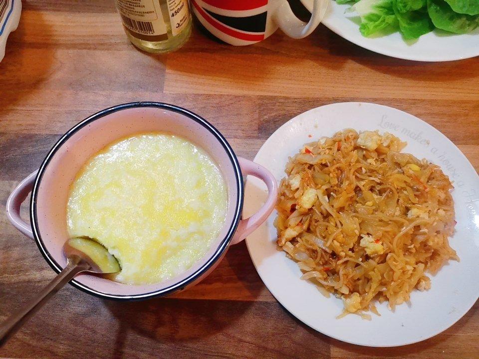 最近爱吃粉丝粉条～包菜炒粉丝