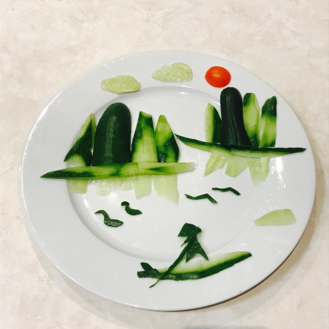 遥远的大洋做的黄瓜山水拼盘