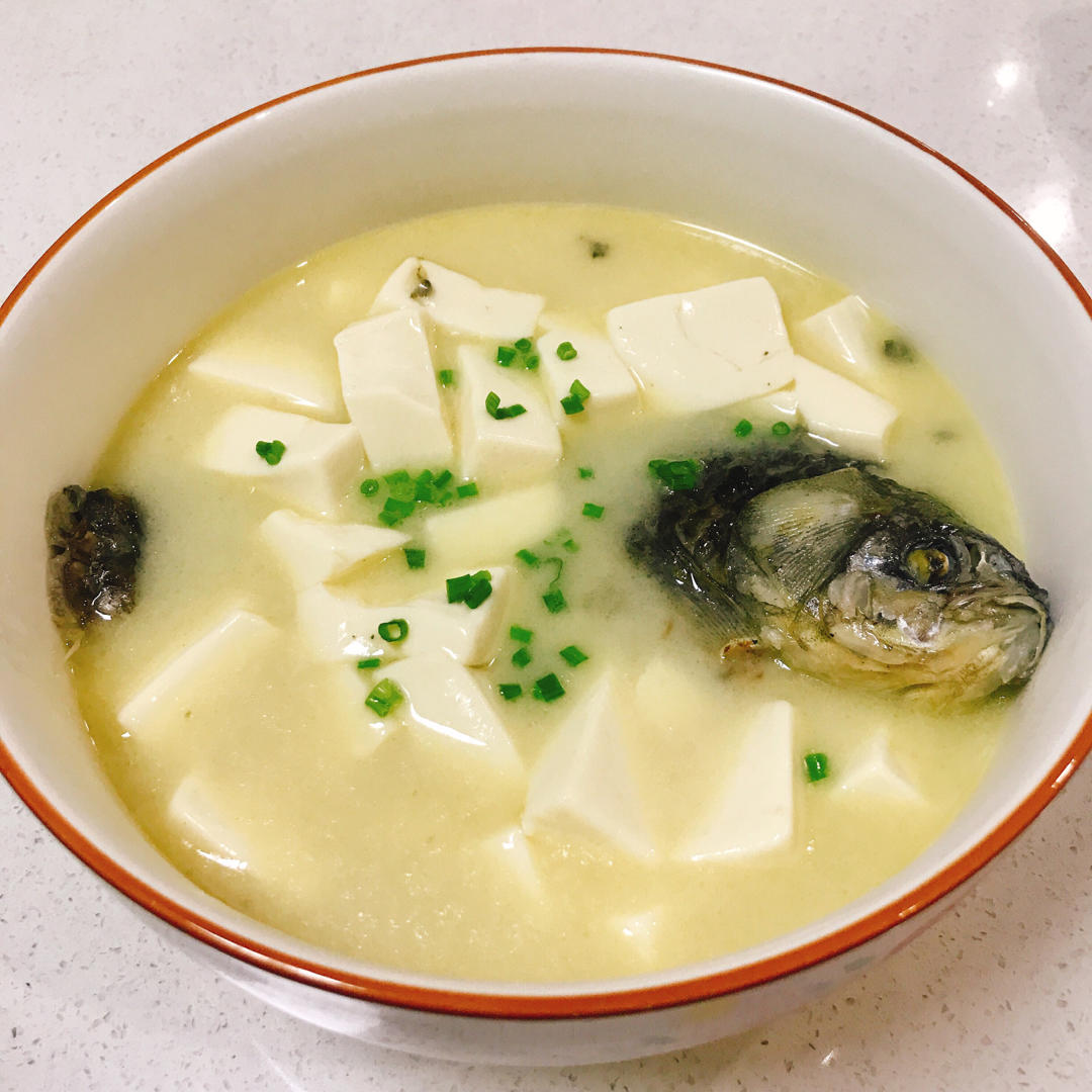 奶白鲫鱼豆腐汤|一条鱼最后的温柔