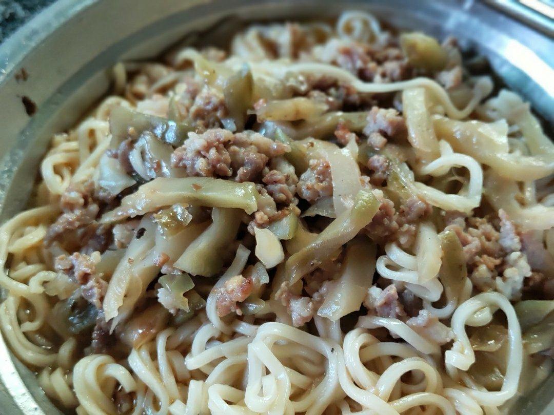 香辣榨菜肉丝面