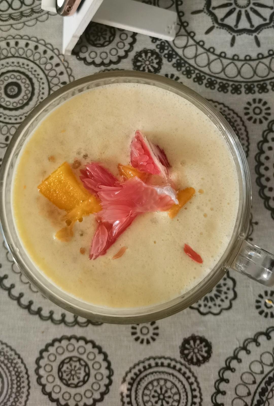 港式甜品——杨枝甘露(芒果西米露)附芒果花切法