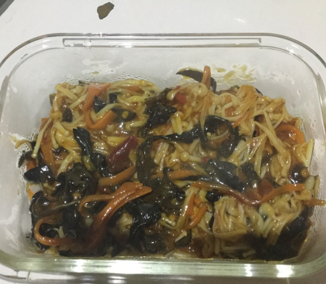 鱼香金针菇