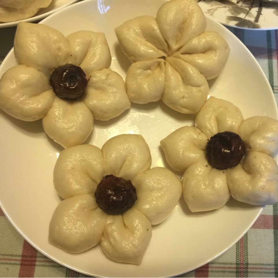 爱吃花栗鼠做的花样馒头