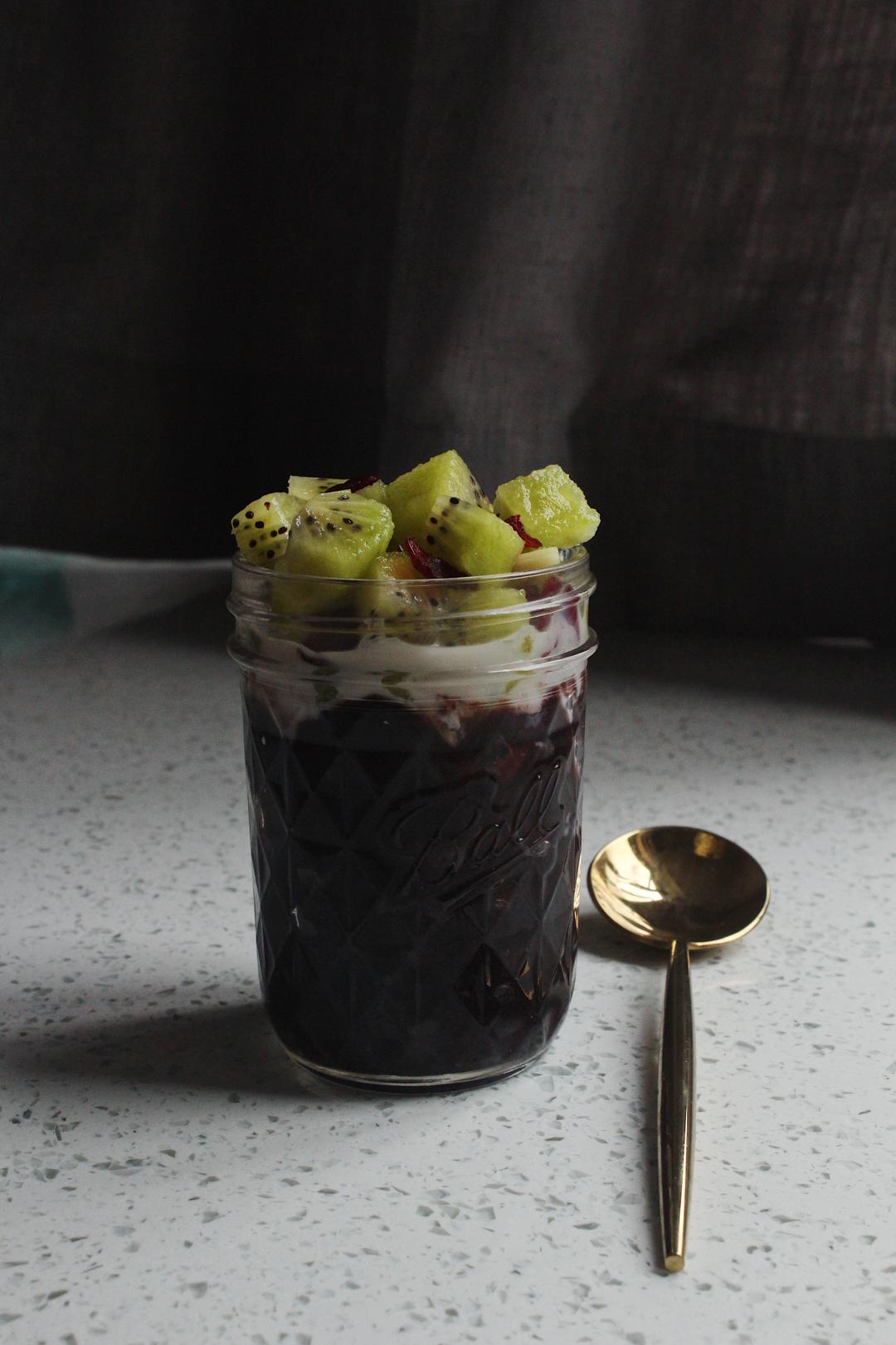 猕猴桃黑米捞  酸酸甜甜就是我