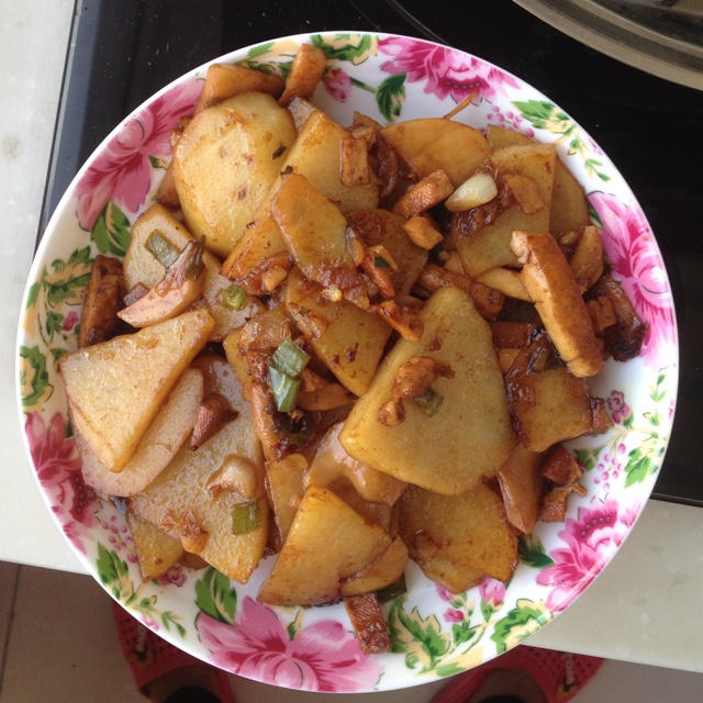 杏鲍菇辣椒炒土豆片