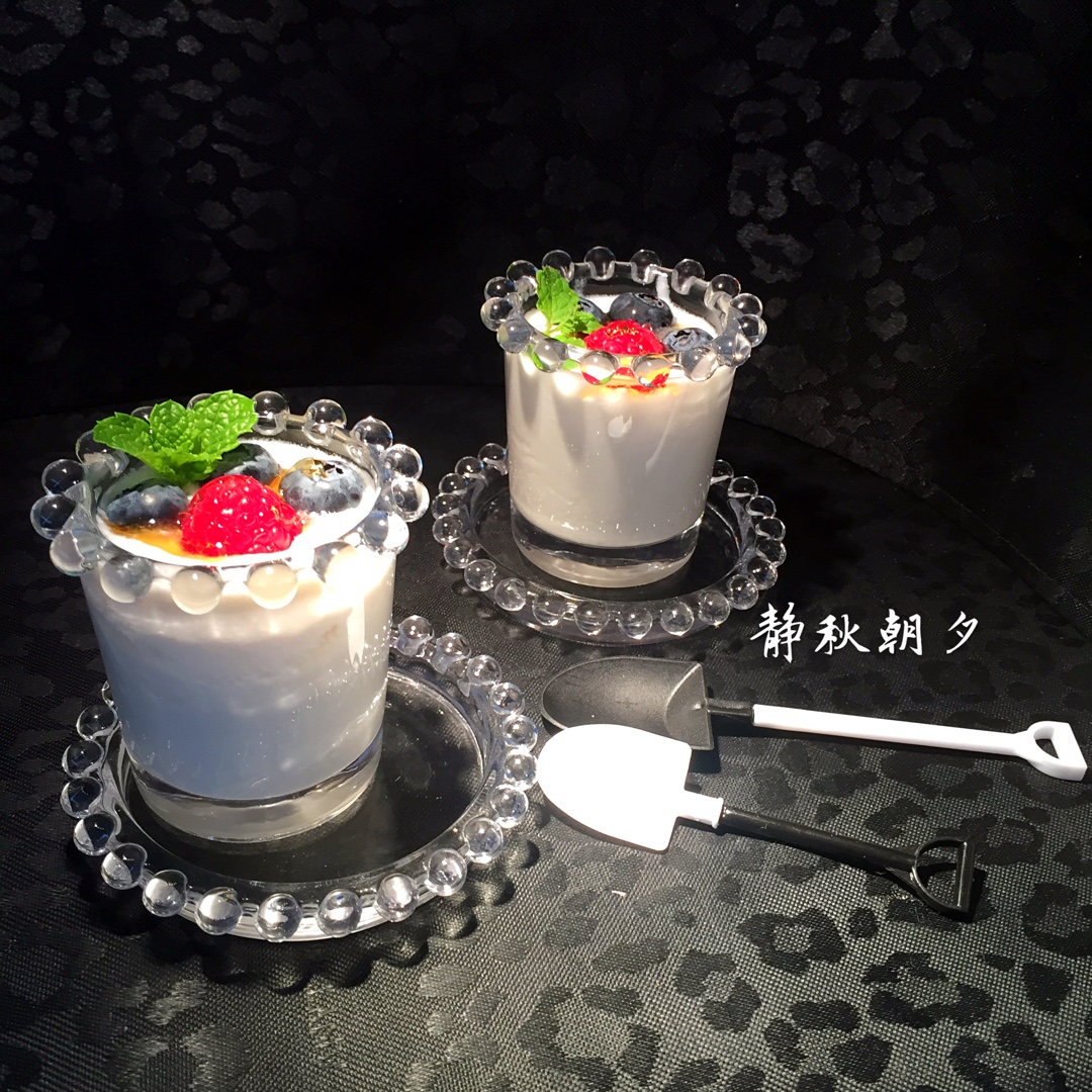 树莓酸奶