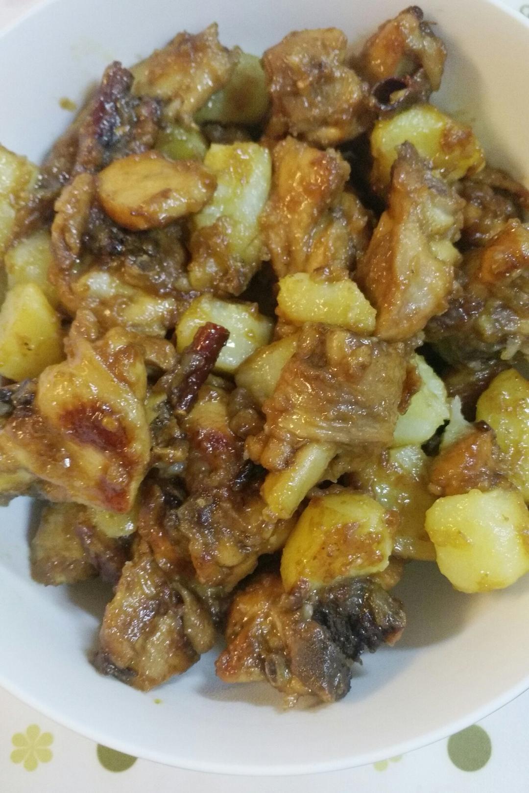 土豆炖鸡块