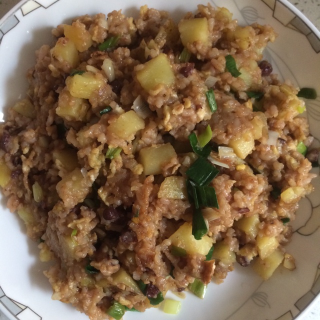 土豆炒饭