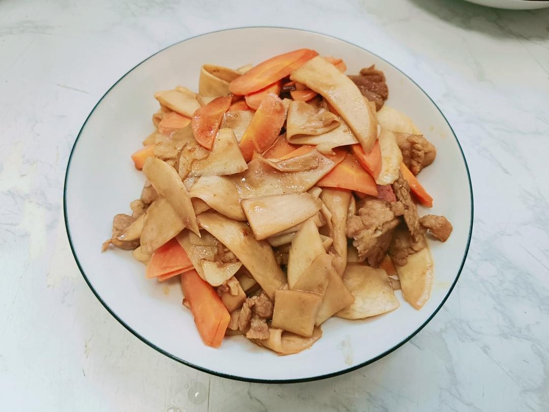 家常菜~杏鲍菇炒肉✅好吃下饭又简单🉑