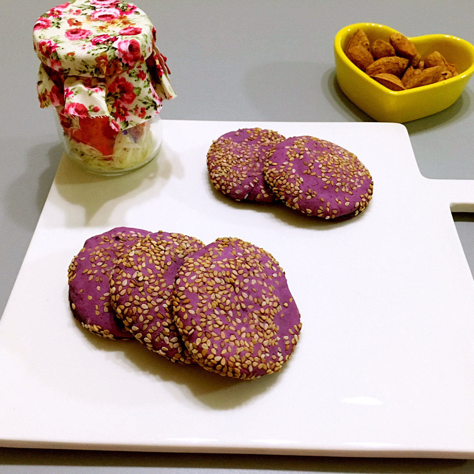 紫薯芝麻饼