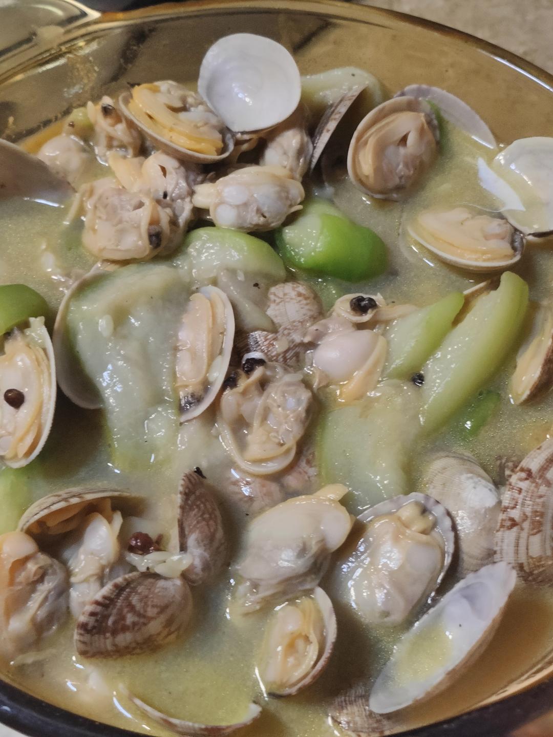 鲜掉眉毛的丝瓜炒花蛤，汤汁拌饭也是超级无敌！！