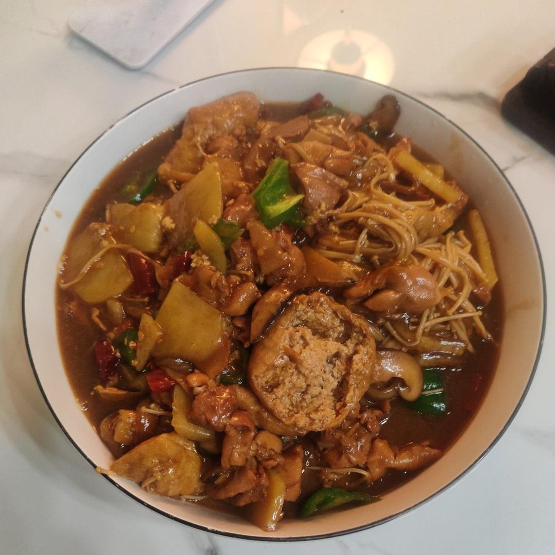 自制黄焖鸡真的绝了好吃到爆炸不夸张