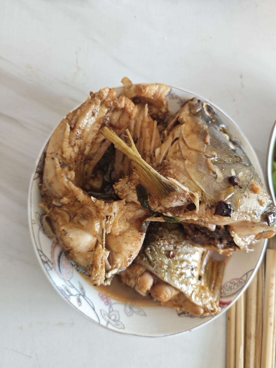 炖鱼的做法