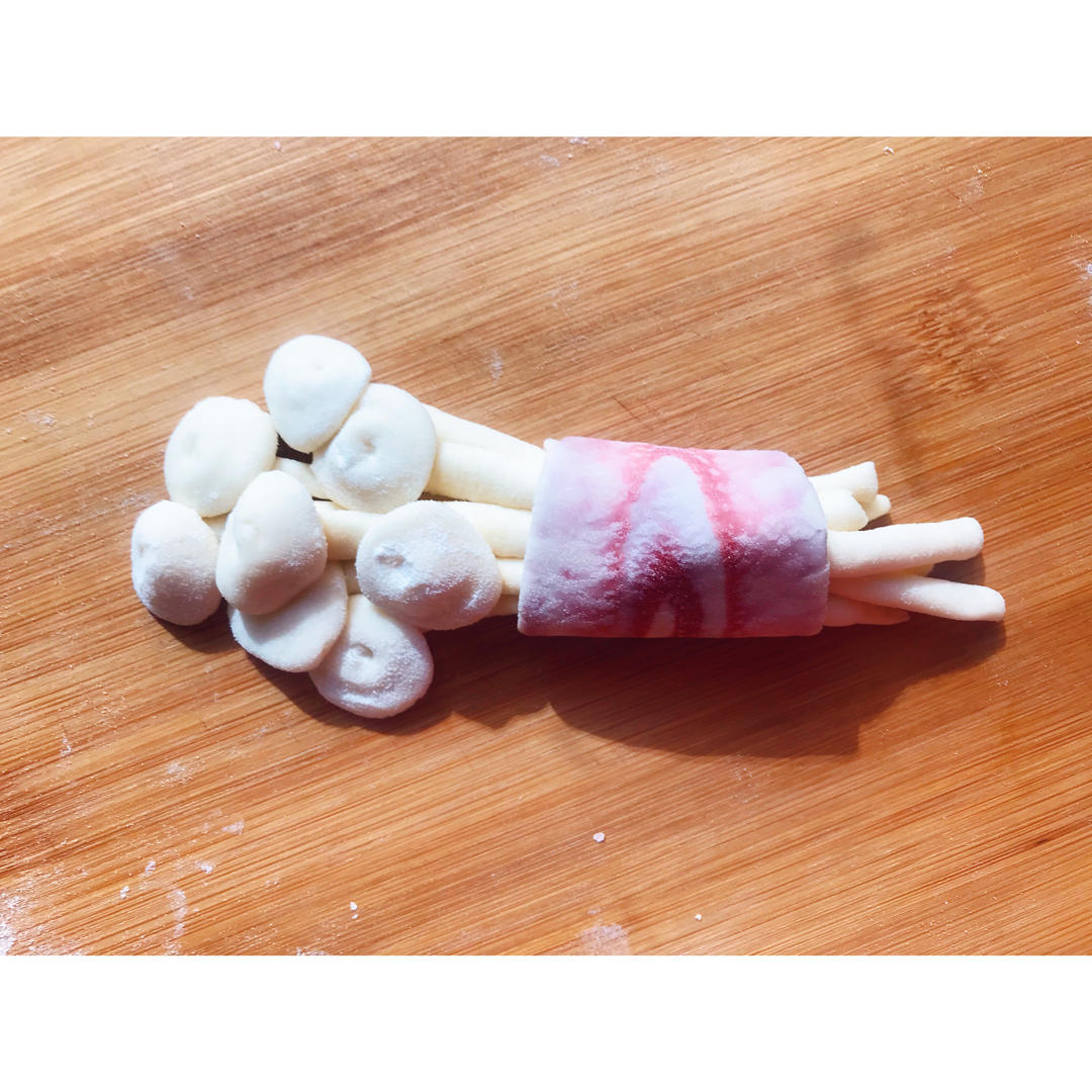 金针菇培根卷馒头