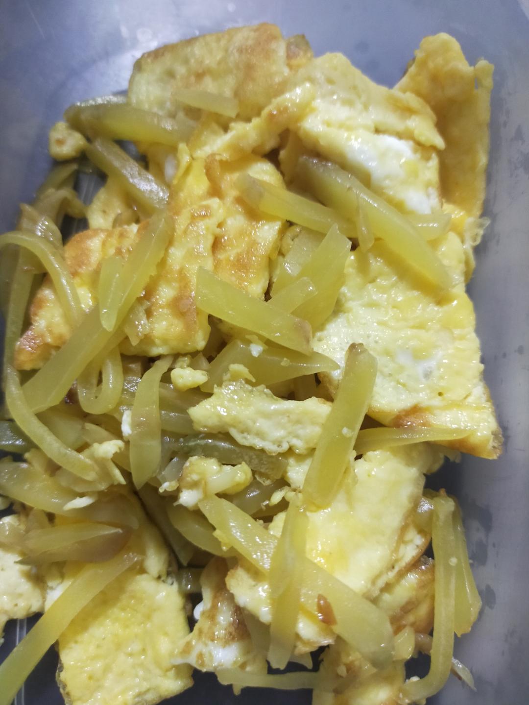 干掉三碗米饭的榨菜炒鸡蛋