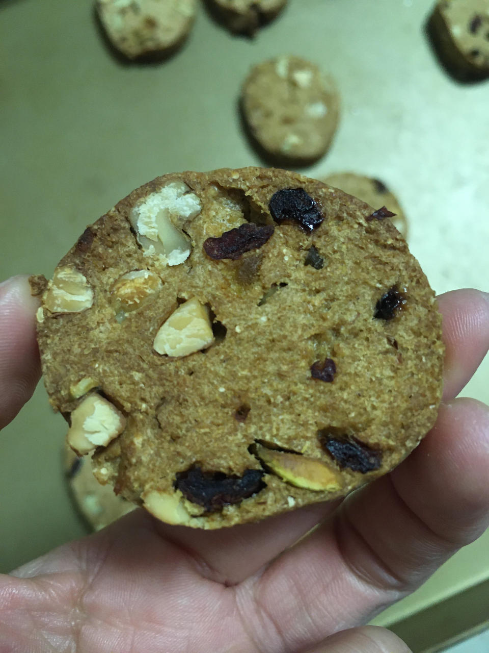 饱腹下午茶：全麦坚果饼干