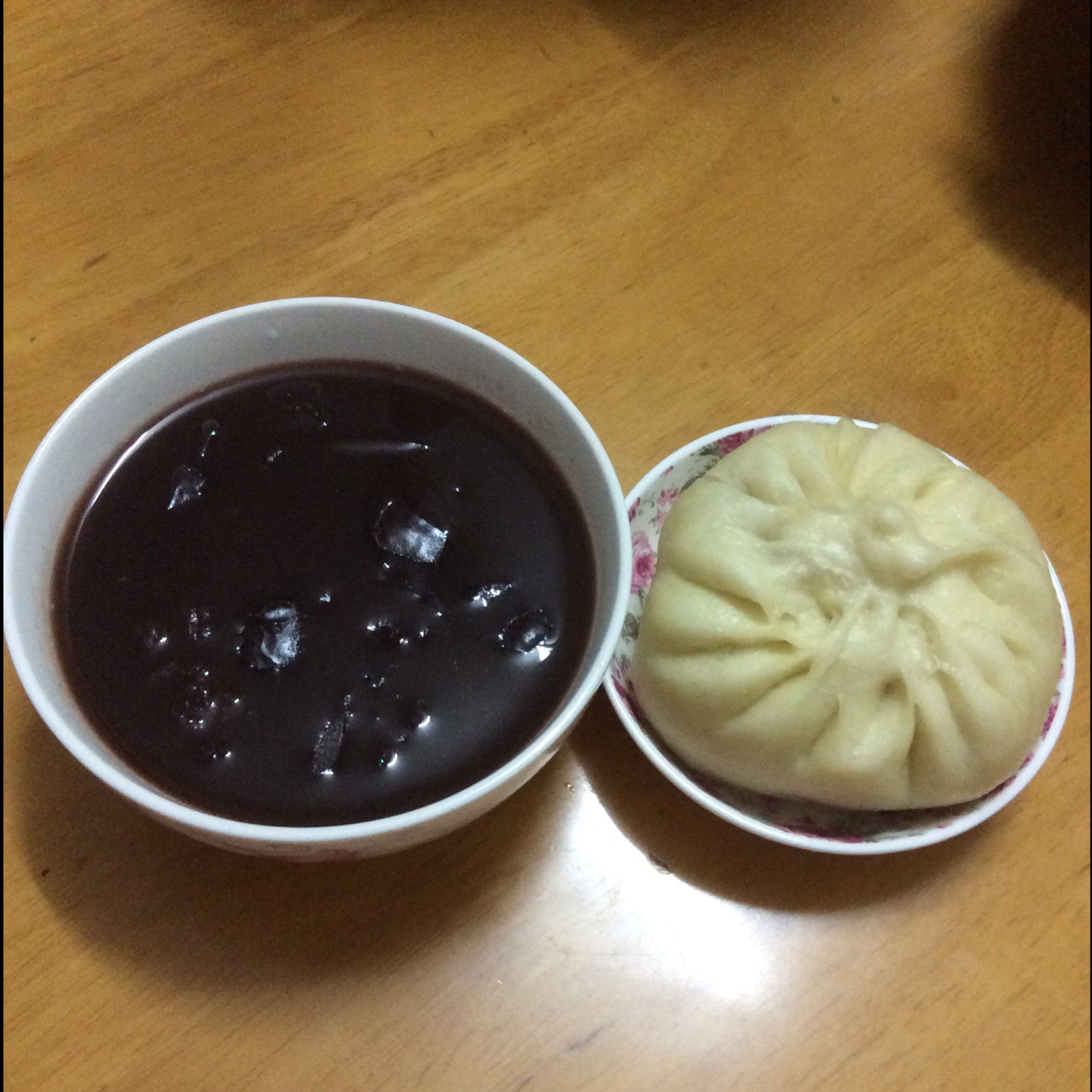 红枣黑米红豆粥