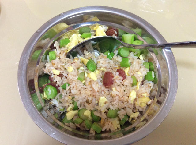 喷喷香虾酱炒饭