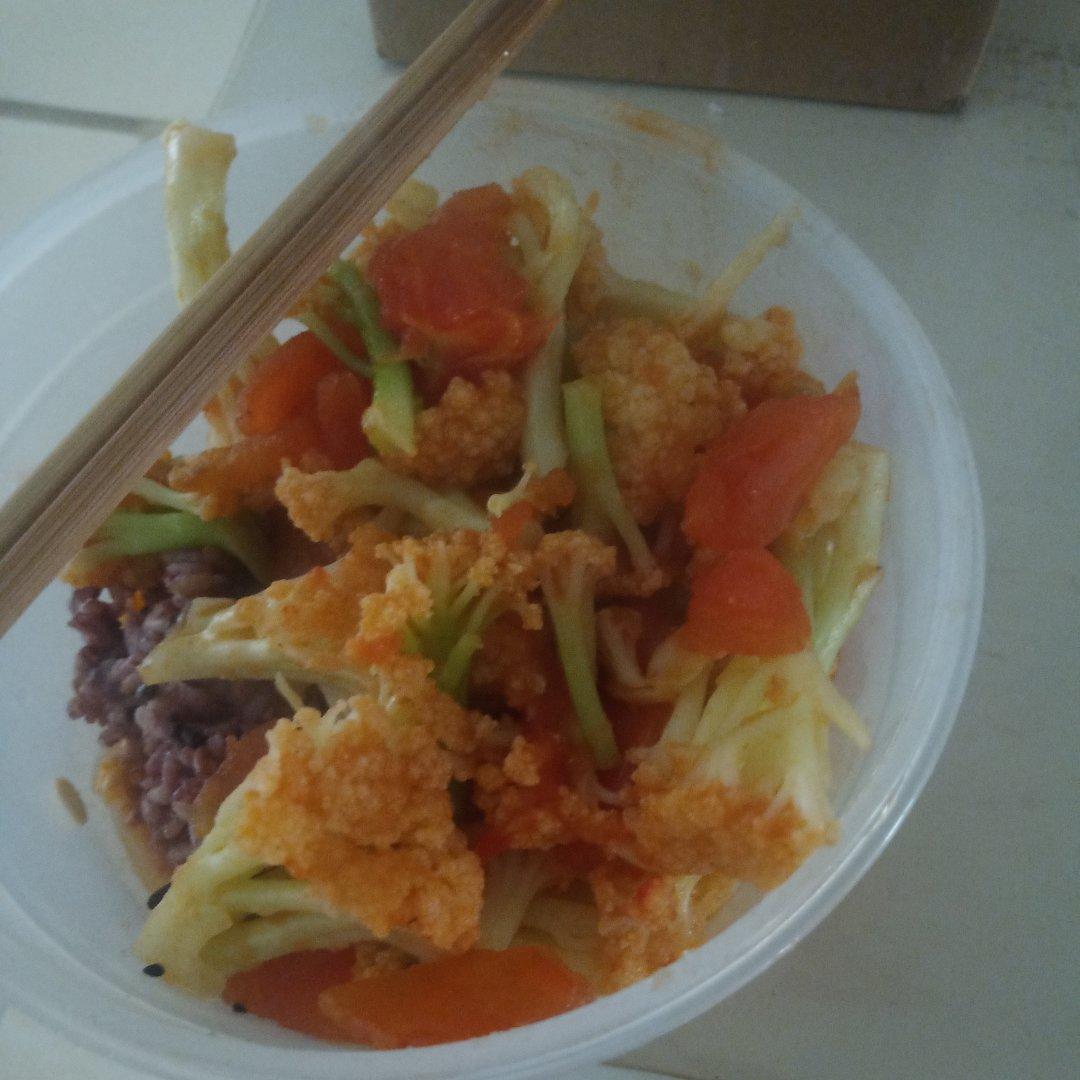西红柿炒菜花