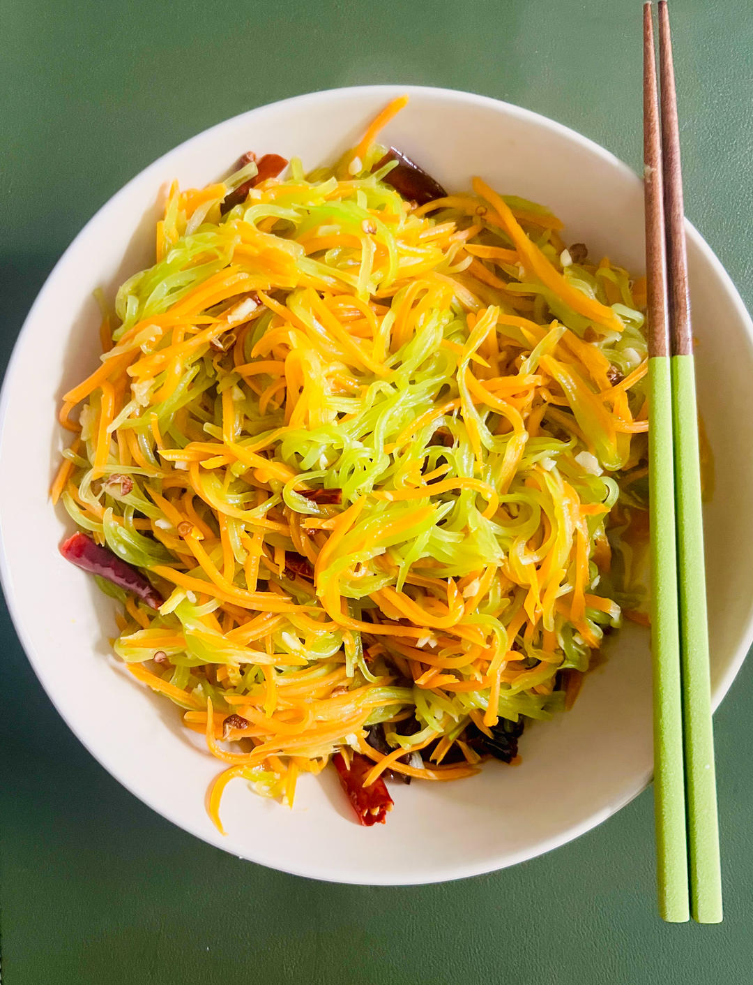 闭着眼睛都能做的炝炒莴笋