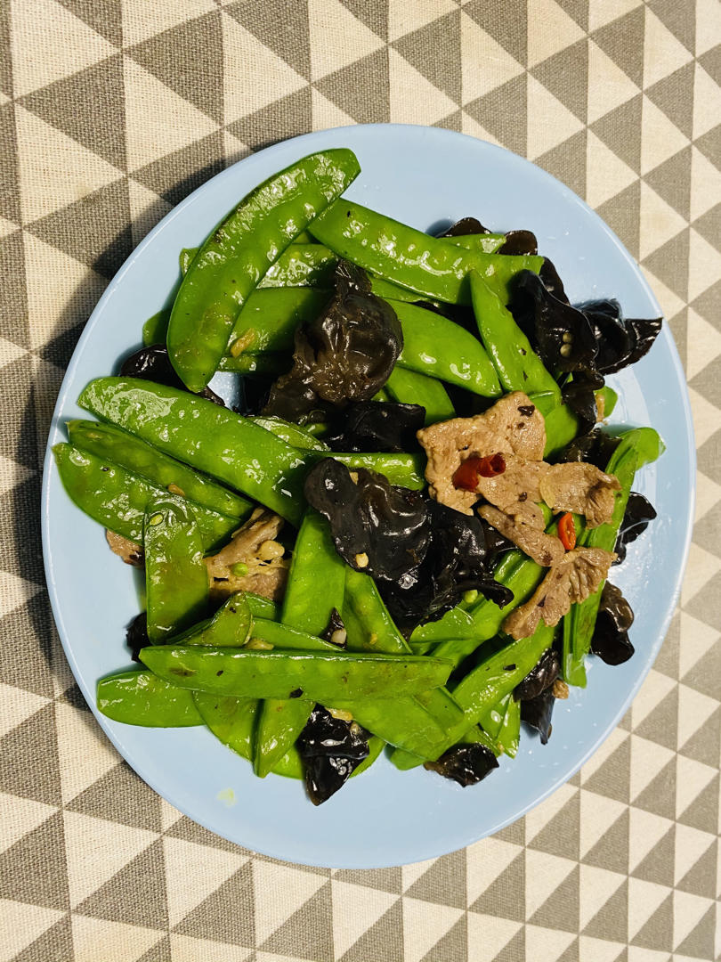 兰豆杂菇炒牛肉