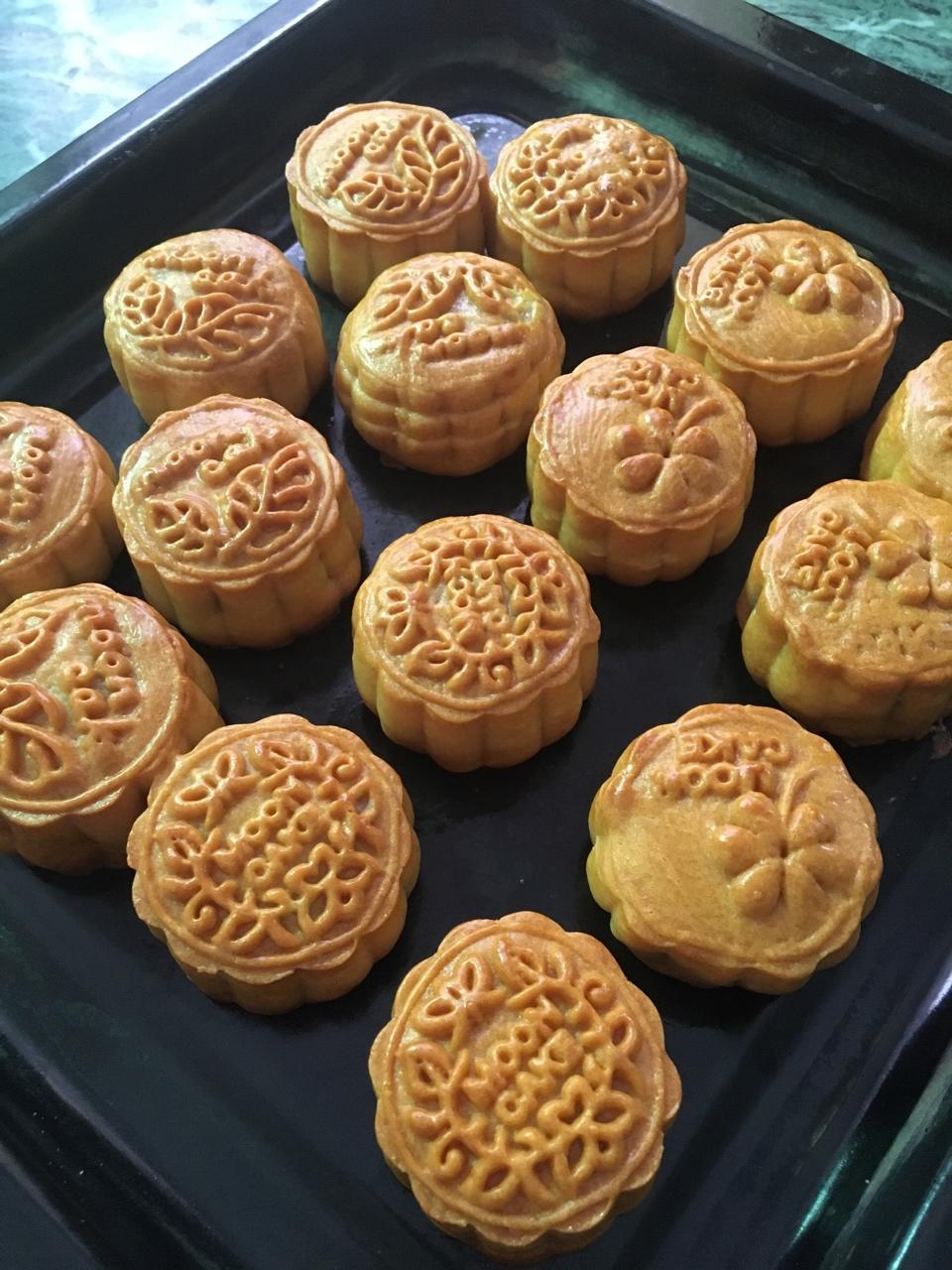 广式月饼——蛋黄莲蓉月饼