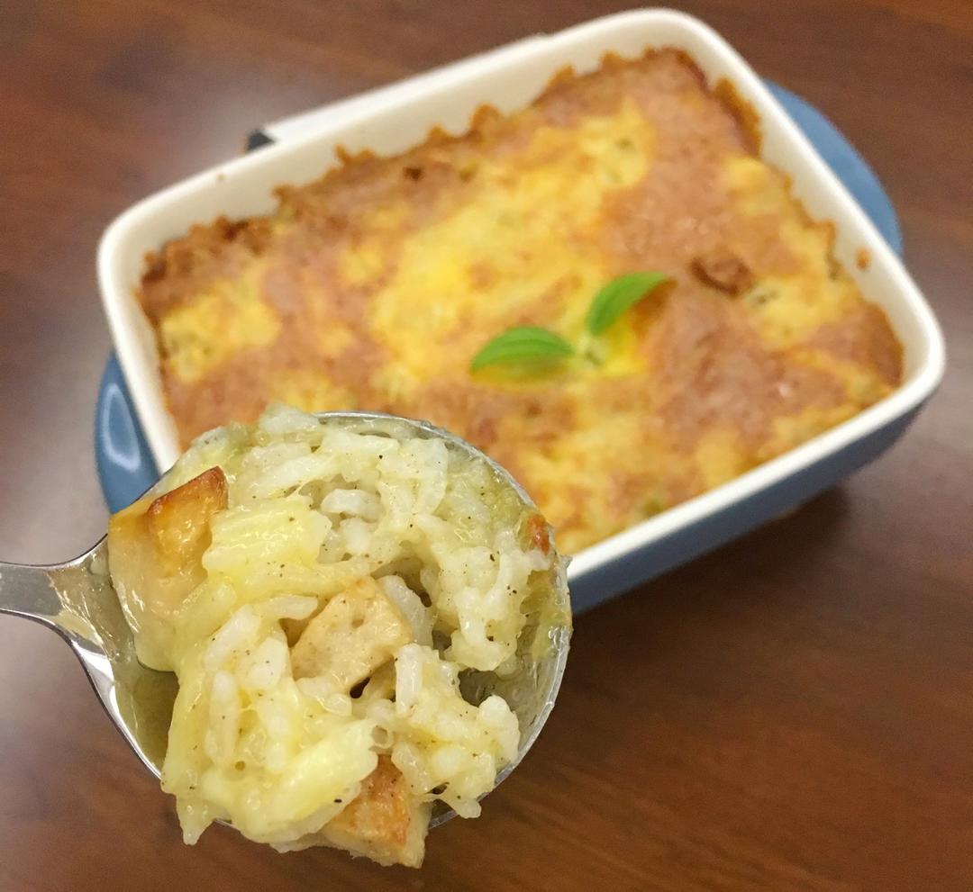 【口蘑慕尼黑白肠焗饭】—北鼎烤箱食谱