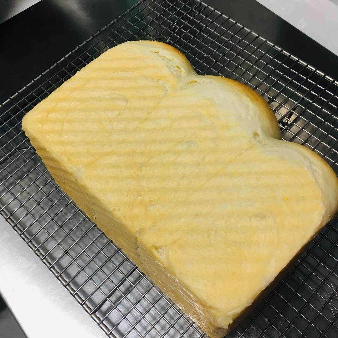 牧场鲜奶吐司（云朵般柔软）