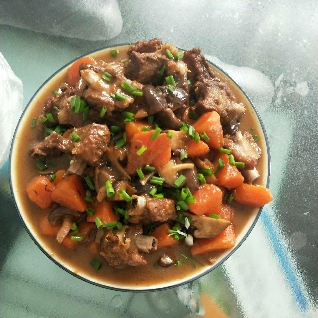 红烧排骨胡萝卜