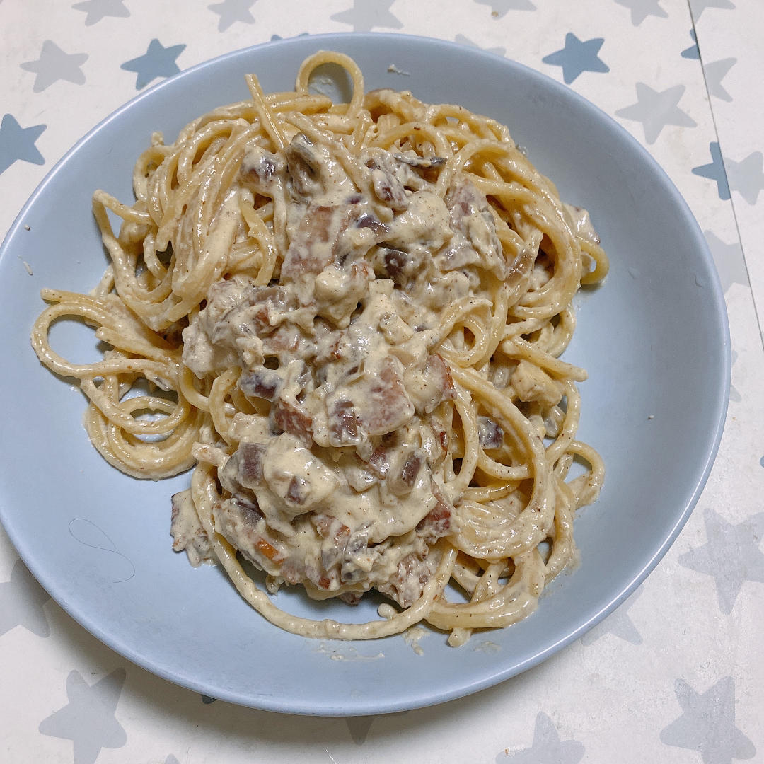 简单快手的奶油蘑菇培根意面