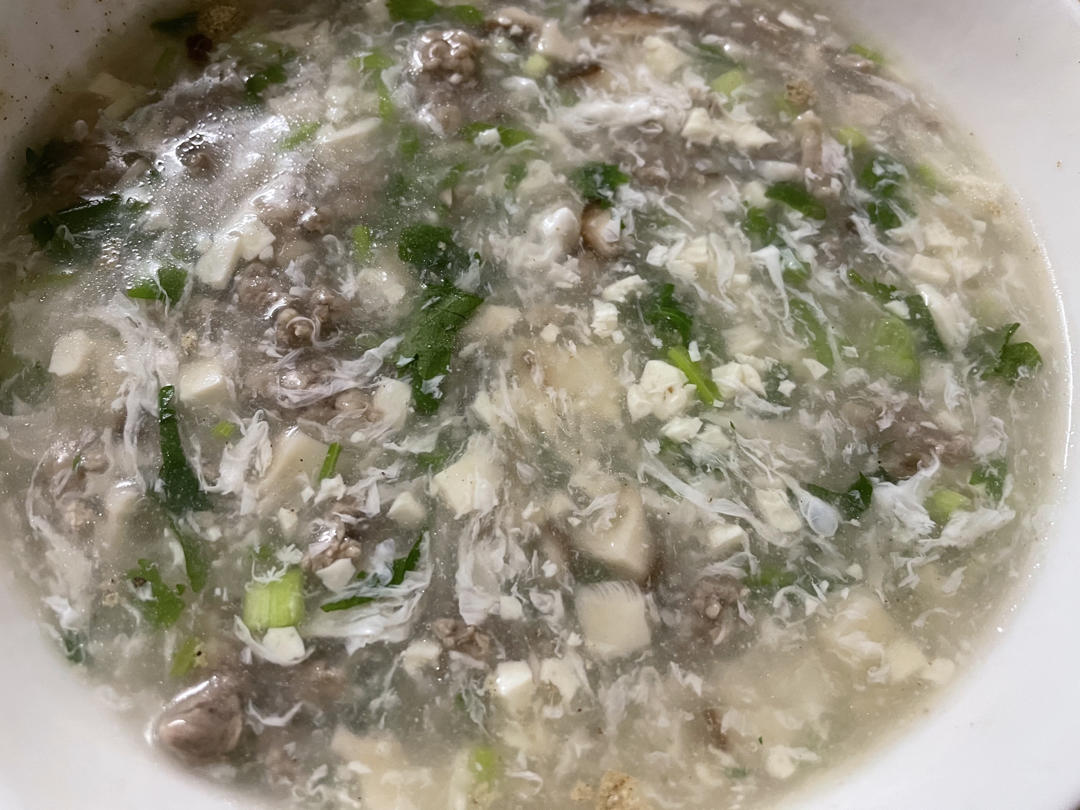 西湖牛肉羹：醇香嫩滑鲜美可口的西湖牛肉羹