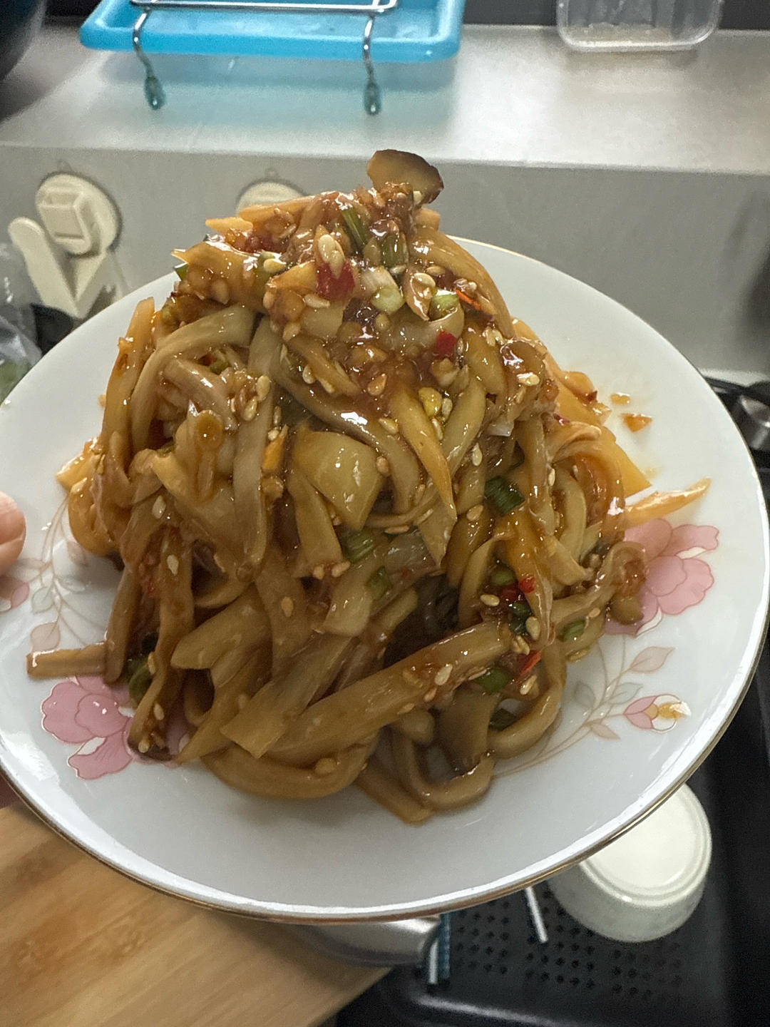比肉还好吃的【手撕凉拌杏鲍菇】，上桌扫光光