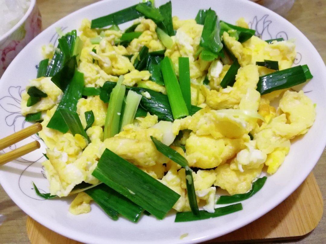 蒜苗炒鸡蛋