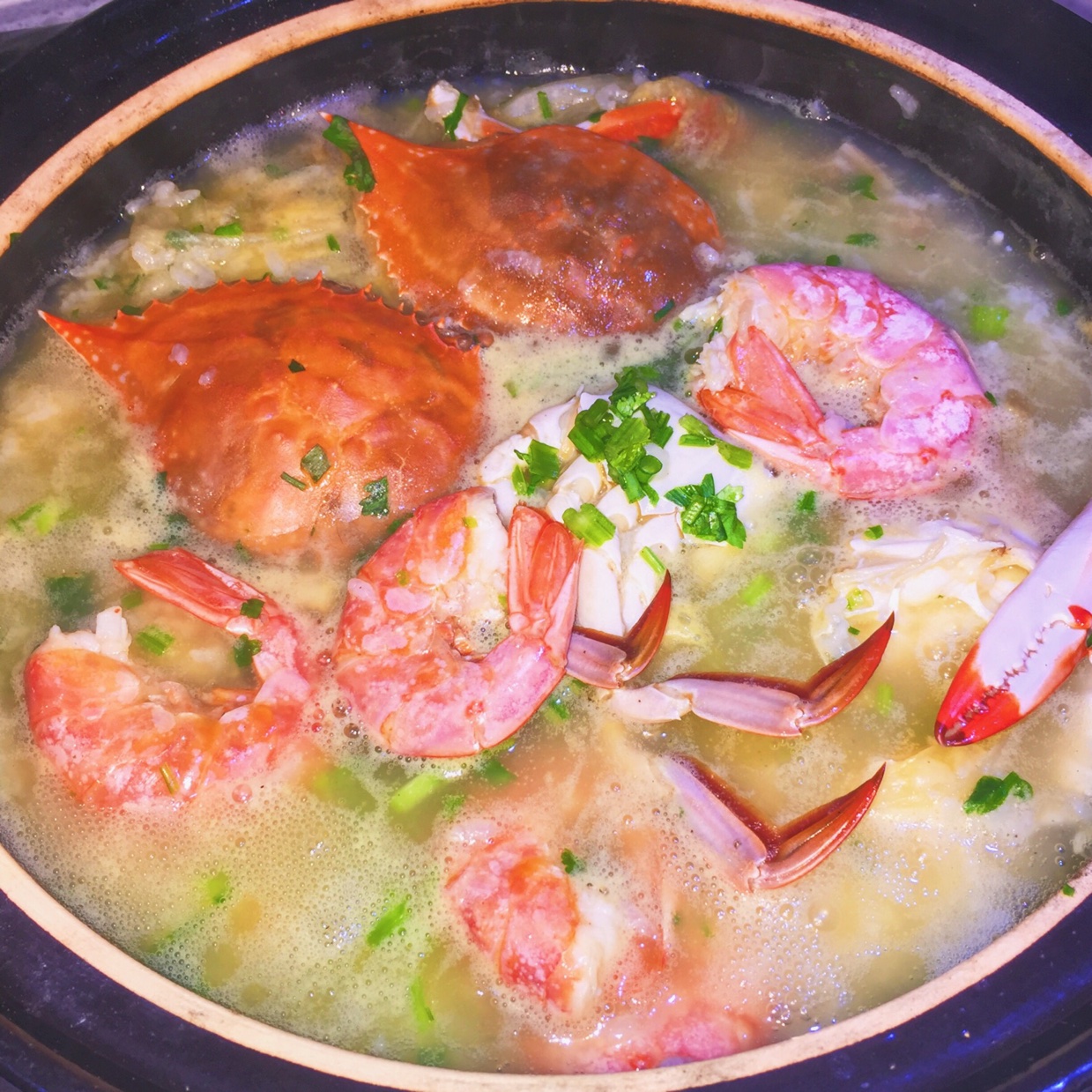 喵黑喵白做的潮汕虾蟹砂锅粥