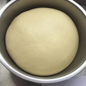豆沙卷面包的做法 步骤5