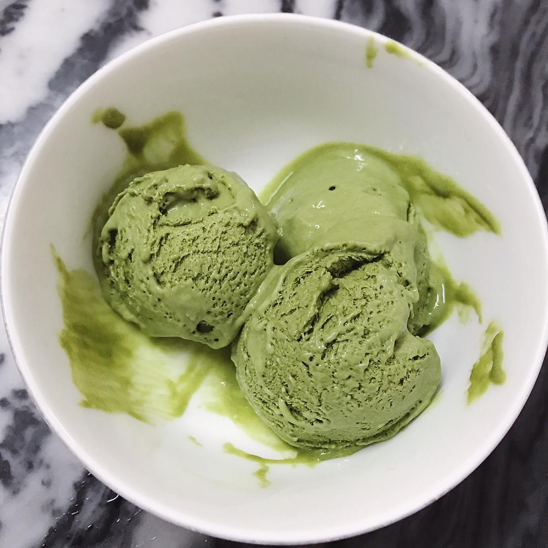 抹茶白巧冰淇淋