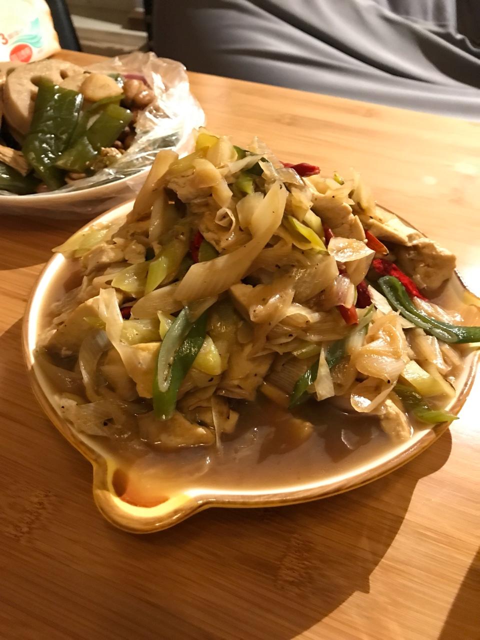 大葱烧豆腐 Spring Onion with Tofu