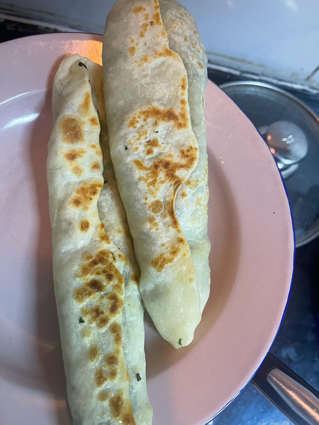 吹弹可破的韭菜盒子