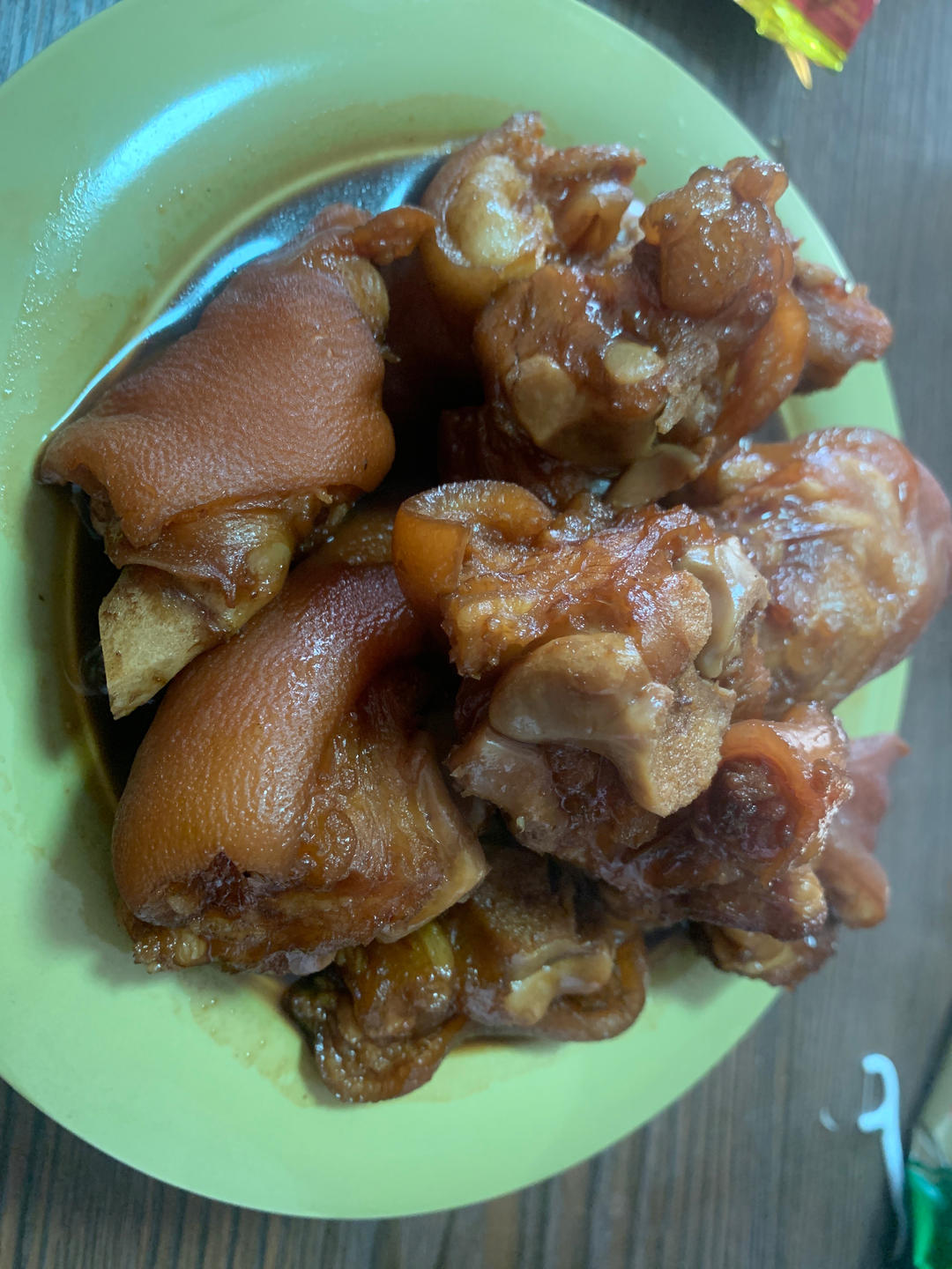 美味的家常菜：红烧猪蹄