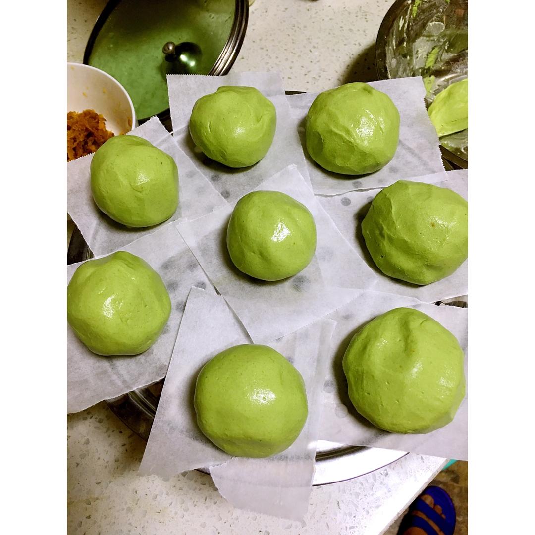 网红青团～～咸蛋黄肉松青团