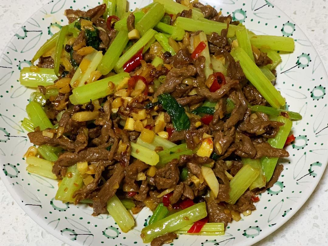 芹菜牛肉丝